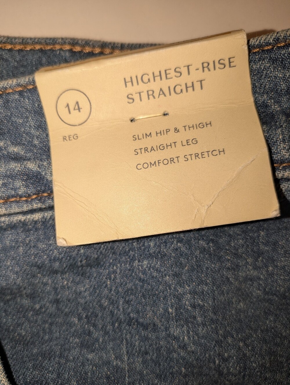 NWT Universal Thread Comfort Stretch High rise Straight Jeans 14